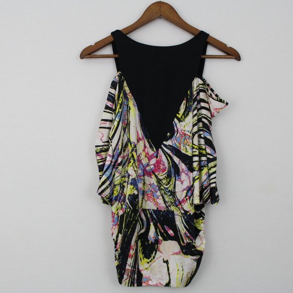 ⬇️$15 Bebe Black & White Cold Shoulder V-Neck Top - Picture 16 of 16